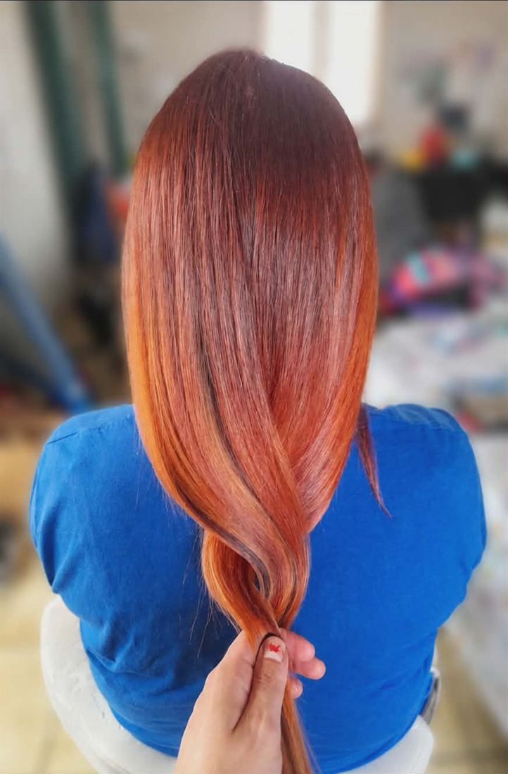Coloration cuivrée dégradée sur cheveux longs lisses — S-MH'air